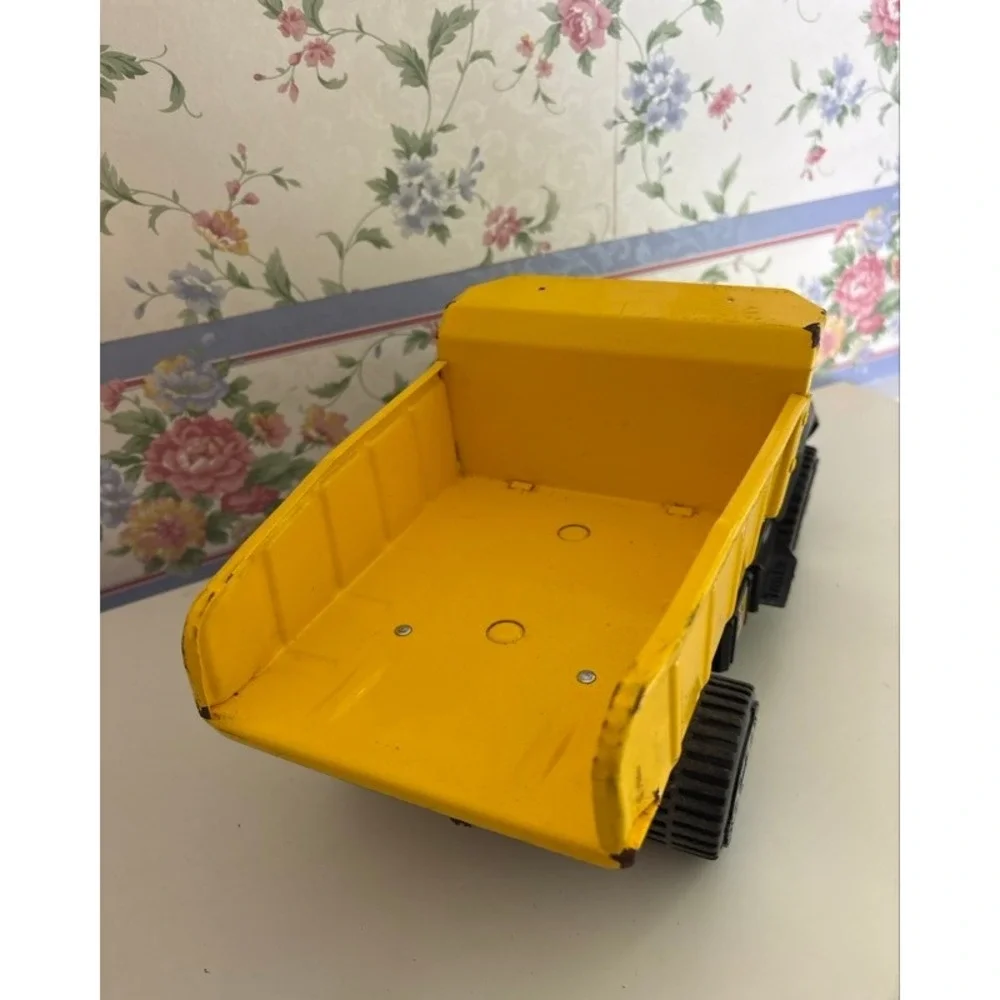 Vintage Tonka Construction Yellow Dump Truck Pressed Steel Toy 13.5 Inch